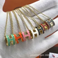 Högkvalitativ Aijia Steel Halsband Clavicle Chain 18K Rose Gold Emalj förtjockad Elektroplätering Brev H Korta Kvinnors Fashion