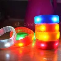 Ativação de música Controle de som LED luz emitindo pulseira ao ar livre luminoso flash pulseira bracelete barra de barra torcendo