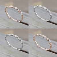 Alianças de casamento jóias Novo estilo redondo anéis de banda de diamante para mulheres fina rosa cor de ouro torção corda empilhamento em aço inoxidável 223 R2
