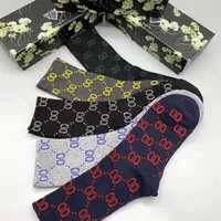 Hoge kwaliteit ontwerpers heren vrouwen sokken vijf paar mesh brief gedrukt borduurwerk katoen man basketbal sok met doos