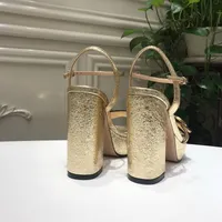 Die neuesten Frauen High Heels Sandalen Ledermaterial Luxus Custom Logo Wasserdichte Tischdesign 35-42 Multi Color-Optionen