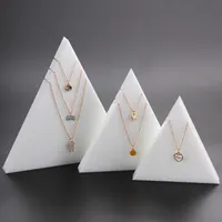 Dreieck-Stand, der Organizer zeigt Halskettenhalter Schmuckständer Schmuck-Anzeigen-Koffer