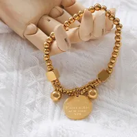 Verano inglés letra 18 quitan titanio titanio pulseras brazalete brazalete de oro perlas con encanto joyería para mujeres regalo