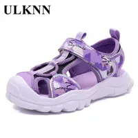 Ulknn صندل بنين 2021 صيف أحذية الأطفال الجديدة الطفل باوتو-لعب الرياضة الفتيات الوردي فائقة ضوء الشاطئ الأزرق الحجم 27-38 Q0629
