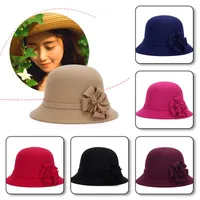 Skąpe kapelusze kapelusze damy rocznika imitacja wełna róża kwiaty filcowe kapelusz jesień zima szerokie kobiety dziewczyny moda elegancka impreza wiadra czapka