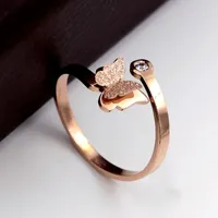Klaster pierścienie Duzdrowanie Frosted Styl Motyl Titanium Stalowy Ogon Ring Kobiet Rose Gold Color Otwórz Cyrkon
