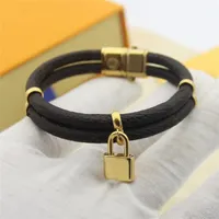 Letter Armband Dubbele Lederen Bloem Lock Hoge Kwaliteit Roestvrijstalen Hanger Mode-sieraden