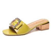 النعال أزياء البغال نساء أحذية المرأة العلامة التجارية الملونة برسل السيدات أنثى الشرائح زقزقة أخمص القدم