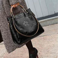 Big Women Bucket Bag Female Shoulder s Large Size Vintage Soft Leather Lady Cross Body Handbag for Hobos Tote1