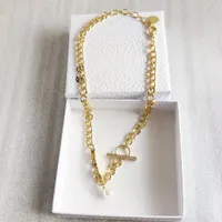 Cadena de oro de 18k Collar de diseñador de cadena de oro para mujer Collares de diseño de moda Pearl Gem Cadenas de alta calidad Trend Jewelry Bracelet