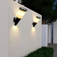 Outdoor Wall Lampy Solar Lantern Sconce Ciepłe białe / chłodne Zmiana kolorów Światło LED Oprawa światła z zestawem do montażu