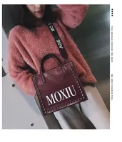 Искусство и ремесла 2021 Мода Корейский версию вощенного заклепки щедрое сумку плеча диагональ женской пу
