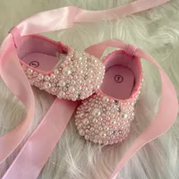 Primeiros caminhantes rosa strass shoes de bebê sapatos bailarina cetim feitos sob encomenda feitos sob encomenda dmc vidro CIRB batismo 1st aniversário sapatos infantis