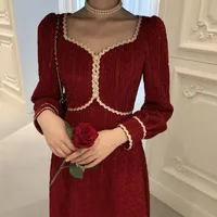 Casual Dresses French Red Long Sleeve Fariy Dress Vintage Beading Kvinnor Design Midi Winter One-Piece Lady Wedding Party Clothes