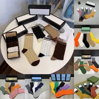 Tasarımcılar Erkek Bayan Çorap Beş Çifti Lüks Spor Kış Mesh Mektubu Baskılı Kaplan Kafası Çorap Nakış Pamuk Kutusu Ile