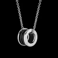Womens Designers Silver Necklace Luxury Designer Jewelry For Women Pendants Classic Circle Mens Gold Chains Necklaces Party Love Gift 2021