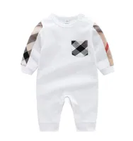 夏の幼児の赤ちゃん幼児男の子デザイナー服新生児ジャンプスーツ長袖コットンPajamas 0-24ヶ月ロンパースデザイナー服子供の女の子