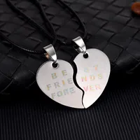 Collane a ciondolo Amici Amici Lettering Heart Shape Titanium Steel Lovers Necklace Set Creative Women Jewelry Couple Regalo commemorativo