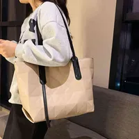 Large-capacity Bag Female New Style Fashionable College Student Commuter Water Cube One-shoulder Oblique Andralyn Store