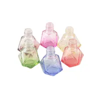 8 ml reizen fles kleurrijke lege parfum fles auto hanger diamant-vormige opslagflessen 6 kleur glas cosmetische jar container geen cap kan embleem afdrukken