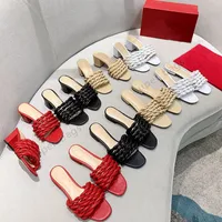 Sandali intrecciati Lussurys Scarpe Donne Donne Designer Fashion Slides Flap Flop Pantofole da spiaggia Estate tacco alto e basso 34-42