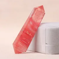 Broccato rosso Aggiungi colonna di cristallo esagonale di pietra di fusione rossa