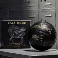 Spalding 24 K Siyah Mamba Merch Basketbol Topu Hatıra Sürümü PU Aşınmaya Dayanıklı Serpantin Boyutu 7