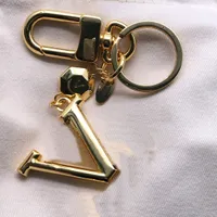 Classic Luxury Designer Keychain Fashion Letter Shape Pendant Keychains Fashion Gold Keys Buckle Mens Womens Bag Ornaments High Qu1748089