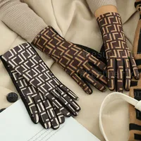 Vrouwen Mode Brief Vijf vingers Handschoenen 2 Kleuren Zachte Warm Brieven Handschoen Gift voor Love Girlfriend Hoge kwaliteit