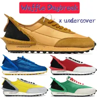 2022 Sneakers Waffle Daybreak x Undercover Sapatos Casuais Preto Gum Wheat What White Obsidiana Lucky Green Homens Mulheres Treinadores