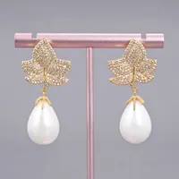 Guaiguai Joyas White Sea Shell Pearl Gold Color Plated CZ Micro Pave Drop Pendientes para Mujeres Real Gems Stone Lady Fashion Jewellry