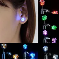 Kadın Erkek LED Gadget Moda Takı Işık Up Taç Kristal Damla Yaratıcı Modern Aydınlatma Küpe Perakende Packagea19A36 A31