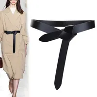 المرأة جلد طبيعي جديد مصمم حزام المرأة حزام حزام حزام فاخر أسود طويل bowknot التعادل سيدة اللباس سترة Y0817