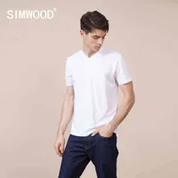 Simwood Summer Sorona Fiber Sports T-shirt Mężczyźni V-Neck Slim Fit Fajne uczucie Elastyczne Bieganie Tops Oddychająca Tshirt 210506