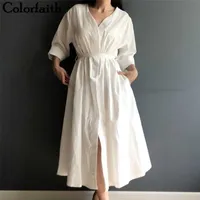Colorfaith女性のドレス春の夏の綿とリネンのエレガントなプリーツの長い白いドレスvネックレース弓DR1086 210323