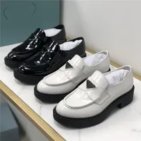 Designer Donne Scarpe casual Monolith P triangolo Mocassini Nero CloudBust Genuine Leather Shoe Aumenta piattaforma Sneakers Classic Brevet Matte