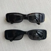 Rectangle de luxe Femmes Sunglasses Mode Womens Marque Desinger Full Cadre UV400 Lens Style d'été Big Square Top Qualité Viennent avec le cas