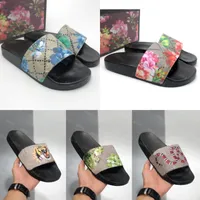 TOP Beach Luxury designers guccie for woman Slippers cut out sandals Interlocking Summer Flip Flops Leather lady Metal shoes sneakers Double Buckle Slides Large