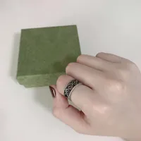 Moda flor carta gravação retro anel unisex latão material de alta qualidade com caixa