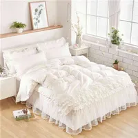 Conjuntos de ropa de cama blanca de lujo para niños Reina Queen Twin King Tamaño Durbet Funda de encaje Falda de encaje Sistema Funda de almohada Cuela de boda 210727