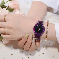 Wristwatches Magnes Watch dla Kobiet Starry Sky Moda Trend Koreański Wodoodporna sieć Red Quartz Wristwatch Lady Clock 2021 Bayan Kola Saati