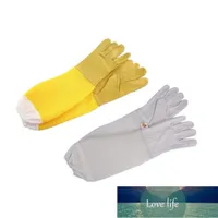 Arıcılık koruyucu eldiven örgü havalandırmalı uzun kollu koyun derisi ve kumaş Arıcılık koruma nefes arı eldiven fabrika fiyat uzman tasarım kalite