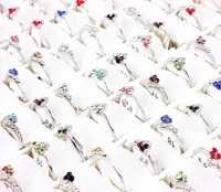 Qianbei 50pcs / 전체 혼합 된 많은 빛나는 크리스탈 라인 석 반지 아이 어린이 약혼 결혼식 신부 손가락 반지 보석