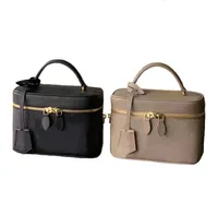 2021 fashion big brand high-quality round bucket cosmetic bag can be one-shoulder messenger suitable for socialites, convenient to carry and detachable travel belt