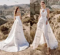 Full Lace Country Wedding Kombinezon z odłączanym pociągiem 2022 Halter Neck Neck Backless Bohemian Beach Sukienka Bridal Dress Pant