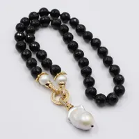 Biżuteria Guaiguai Natural Black Round Faceted Onyx White Pearl Necklace Keshi Pearl Wisiorek 18 "Handmade Cute dla kobiet
