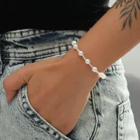 Einfache mode damen weiß simulierte perle glas perlen handgemachte perlen strangarmbänder für frauen mädchen geschenke parteischmuck