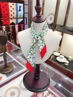 22S Designer di lusso Sciampe di Silk Sciame Donne Bags Lettera Scrive Flower Grade Capelli 3 Colori