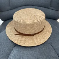 Sombreros de ala ancha AABY 2021 Paja de trigo para mujeres con cinturón de PU Decorar a las señoras Sombrero plano superior de la cabeza de tres cabezas 5/7 / 9cm Opciones