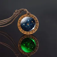 Kedjor Mode Galaxy Po Necklace Clear Glass Cabochon Handgjorda Trä Hänge Lång Halsband för Kvinnor Smycken Drop